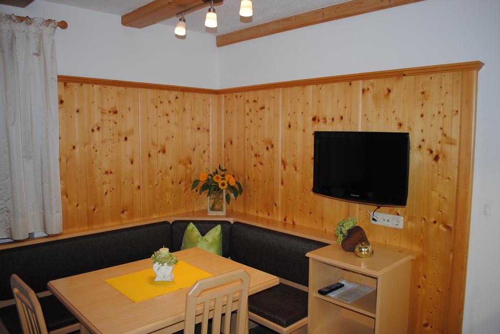 Appartement Haus Untergand à Sankt Anton am Arlberg Chambre photo