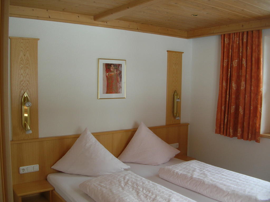Appartement Haus Untergand à Sankt Anton am Arlberg Chambre photo